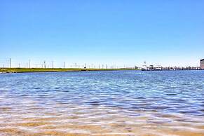 Fantasy Oaks Lodge 4 Bedroom Home by RedAwning