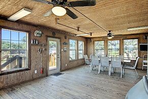 Fantasy Oaks Lodge 4 Bedroom Home by RedAwning