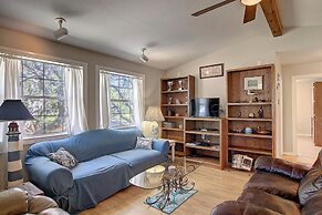 Fantasy Oaks Lodge 4 Bedroom Home by RedAwning