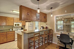 Fantasy Oaks Lodge 4 Bedroom Home by RedAwning