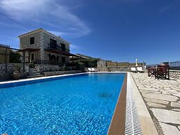 Executive Villa Madouri With Private Pool