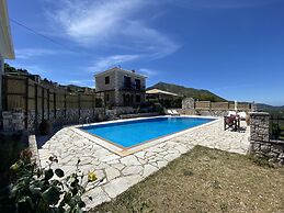 Executive Villa Madouri With Private Pool