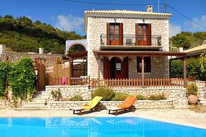 Executive Villa Madouri With Private Pool