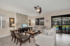 Modern Home, Big Pool Area Near Disney, CDC Cleaning 4cg456