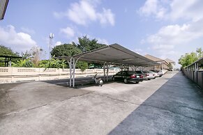 OYO 75390 Sunee Place Hotel