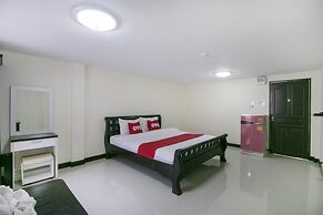 OYO 75390 Sunee Place Hotel