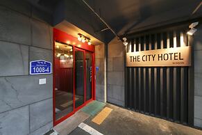 The City Hotel