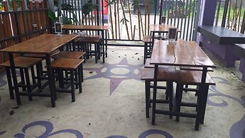 Ungu Nasional 2 Hotel