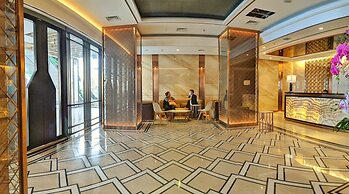 Lovina at Pollux Meisterstadt