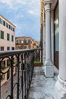 Ca' Grassi 2 Charming Balcony