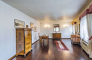 Ca' del Mercante Grand Canal