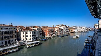 Ca' del Mercante Grand Canal