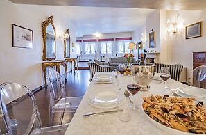 Ca' del Mercante Grand Canal