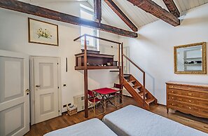 Ca' del Mercante Grand Canal