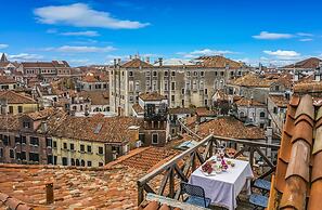 Ca' del Mercante Grand Canal