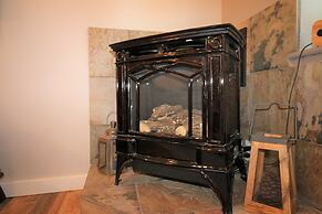 Mammoth Estates Studio Condos - 2 Blocks from The Village Gondola Stat