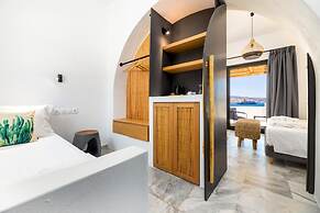 Omilos Beachfront House