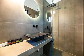 Omilos Beachfront House