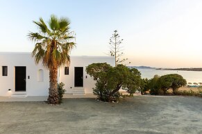 Omilos Beachfront House