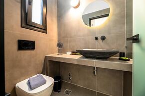 Omilos Beachfront House