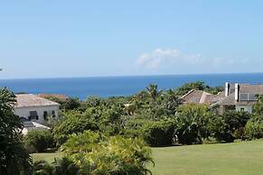 Sugar Hill - Frangipani by Blue Sky Luxury