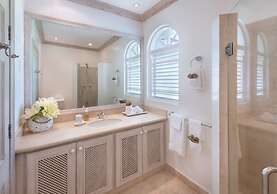 Sugar Hill - Frangipani by Blue Sky Luxury