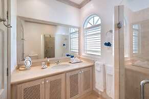 Sugar Hill - Frangipani by Blue Sky Luxury