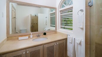 Sugar Hill - Frangipani by Blue Sky Luxury