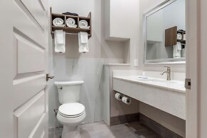 Clarion Pointe Port Arthur-Beaumont South