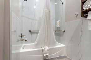 Clarion Pointe Port Arthur-Beaumont South