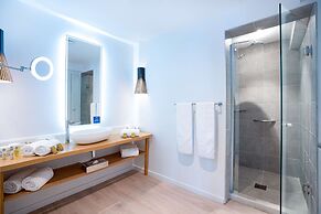 DoubleTree by Hilton Noumea Ilot Maitre Resort