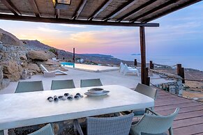 Seaview Villa Galanos at Kalafatis Beach