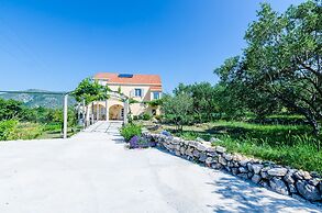 Apartments & Rooms Maždin