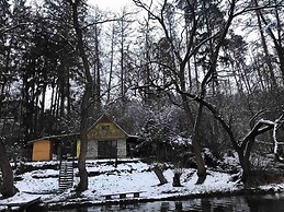 Sazava River Cottage With Boating Experience
