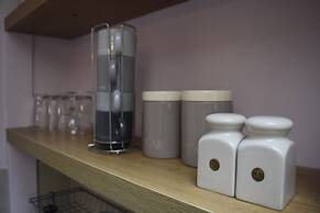 Cosy Self-contained Studio Flat in Bristol