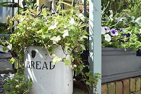 Cosy Self-contained Studio Flat in Bristol