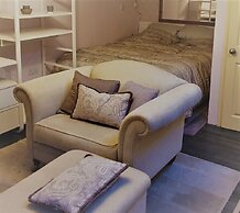 Cosy Self-contained Studio Flat in Bristol