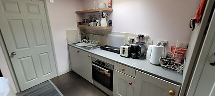 Cosy Self-contained Studio Flat in Bristol