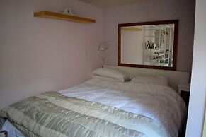 Cosy Self-contained Studio Flat in Bristol