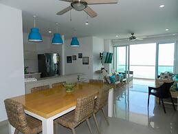 Lujoso Apartamento Frente al Mar
