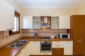 Louisa's Summer House