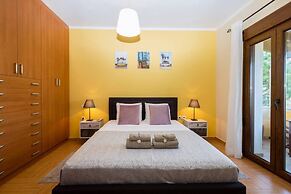 Louisa's Summer House