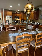 Inn on Bigfork Bay Queen Suite