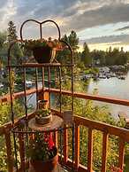 Inn on Bigfork Bay Queen Suite