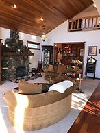 Inn on Bigfork Bay Queen Suite