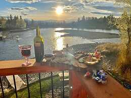 Inn on Bigfork Bay Queen Suite