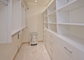 Eiger 9 3 Bedroom Condo by RedAwning