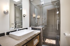 Eiger 9 3 Bedroom Condo by RedAwning