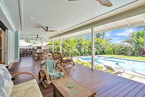 Gorgeous Renovated 1937 Plantation Style Beach House 50 Steps To The C