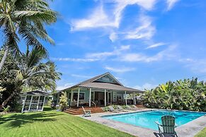 Gorgeous Renovated 1937 Plantation Style Beach House 50 Steps To The C